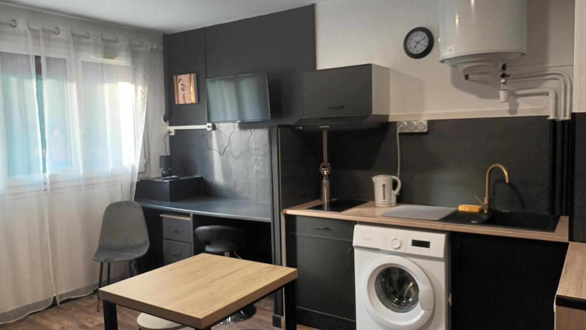 Appartement T1 Proche De Vulcania Pontaumur 외부 사진